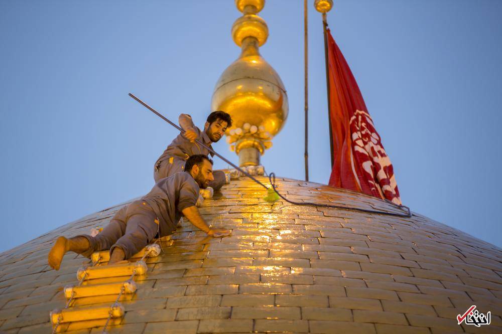 تصاویر : شست‌وشوی گنبد طلایی حضرت عباس(ع)
