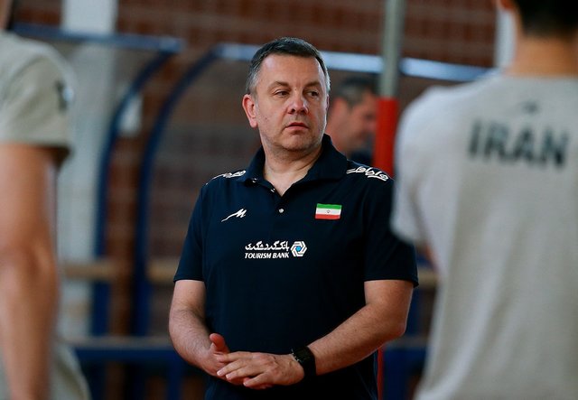 سرمربی والیبال ایران: می‌توانستیم سه بر یک ایتالیا را ببریم/ سطح بازی ما نسبت به لیگ جهانی بالا رفته