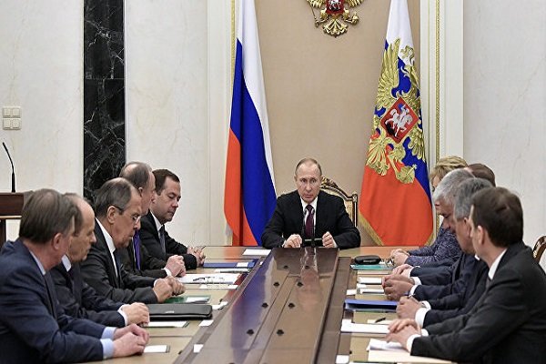 نشست پوتین با اعضای شورای امنیت ملی روسیه درباره سوریه پس از دیدار با اردوغان