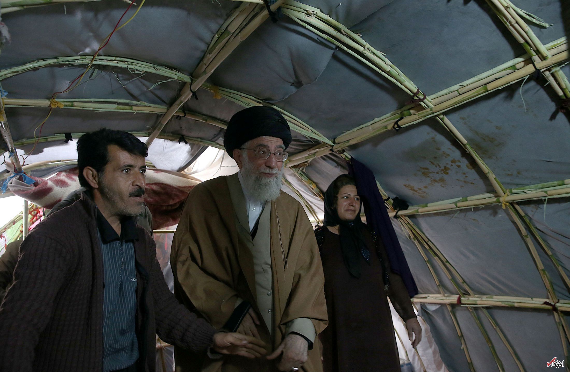 عکس/ بازدید رهبر انقلاب از روستاهای زلزله‌زده کرمانشاه