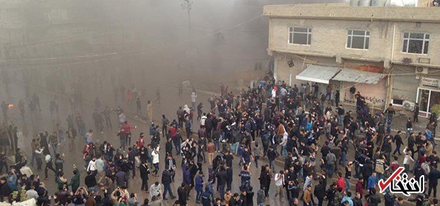 تظاهرکنندگان در سلیمانیه مقر حزب دموکرات و اتحادیه اسلامی را آتش زدند / العبادی: برای حفظ جان کردها دخالت می‌کنیم