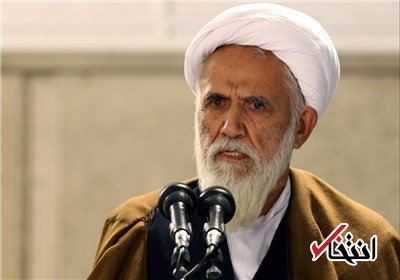 اقامه نماز آیت‌الله شبیری زنجانی بر پیکر آیت‌الله حائری شیرازی