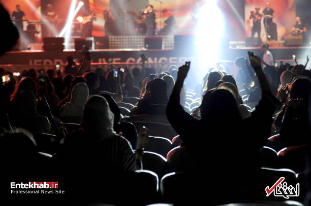 تصاویر : کنسرت مختلط خواننده مصری در جده عربستان