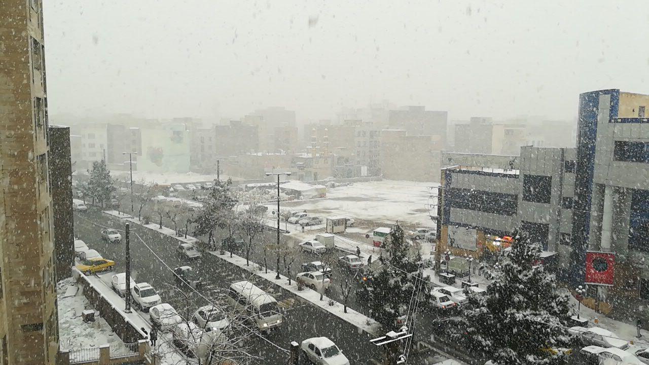 تصاویری زیبا از بارش برف در تهران