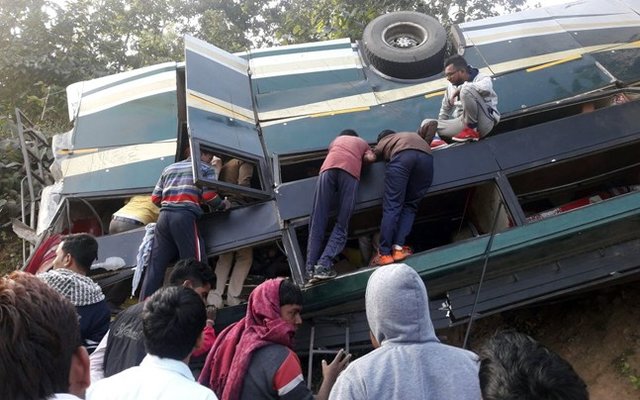 هند،اتوبوس،حادثه،رانندگي