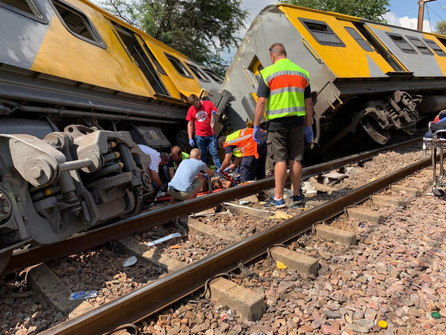 برخورد مرگبار دو قطار مسافربری در آفریقای جنوبی