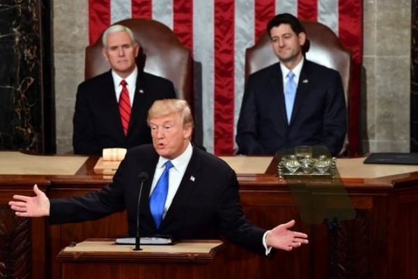 رویترز: دعوای کاخ سفید و کنگره ادامه دارد/ پافشاری ترامپ بر ایراد سخنرانی سالانه ریاست جمهوری