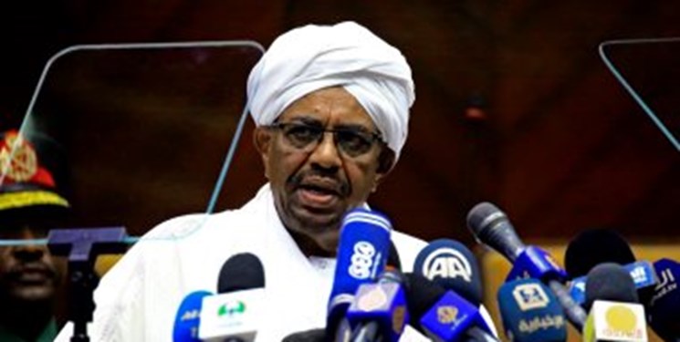 البشیر: سودان امروز در مرحله سخت و پیچیده‌ای در تاریخ خود قرار دارد