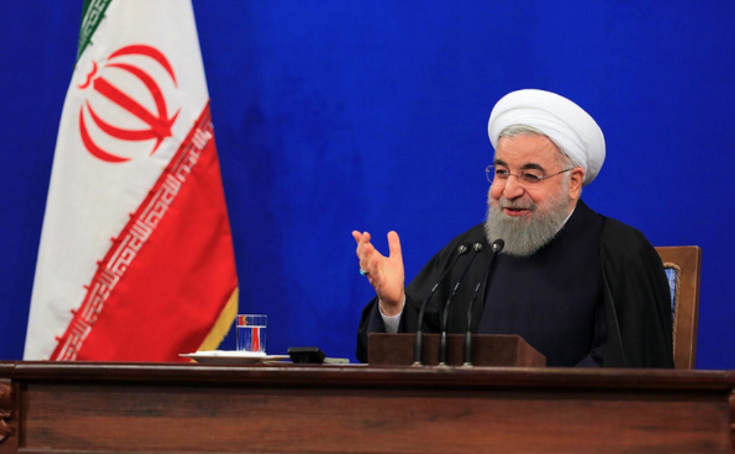 روحانی: ملت ایران از تهدید نمی‌هراسد و بزرگتر از افراطیون واشنگتن است/ به زنان و دخترانمان که با حجاب و عفاف در عرصه‌های اجتماعی و ورزشی حضور دارند، میدان دهیم