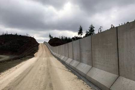 ترکیه 43 کیلومتر دیوار امنیتی دیگر در مرز ایران می سازد