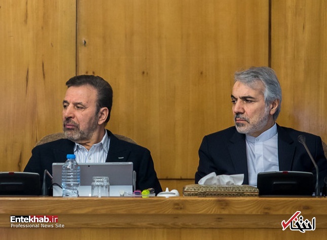 ادبیات ویژه دفتر رییس جمهور: خبر «انتخاب» در مورد استعفای جهانگیری کذب است، تکرار شود دوباره شکایت قضایی می‌کنیم! / توضیح «انتخاب»: نسبت به منابع خبری خود اطمینان داریم؛ برای شکایت نیز آماده‎ایم؛ مثل شکایت ماه قبل‌تان! / به جای تهدید و تهمت، دوستان خود و رسانه‌هایشان را مهار کنید و از جناب نوبخت بخواهید مواضع خود را شفاف در نشست با خبرنگاران بیان کنند، نه در سایت‌های خود!