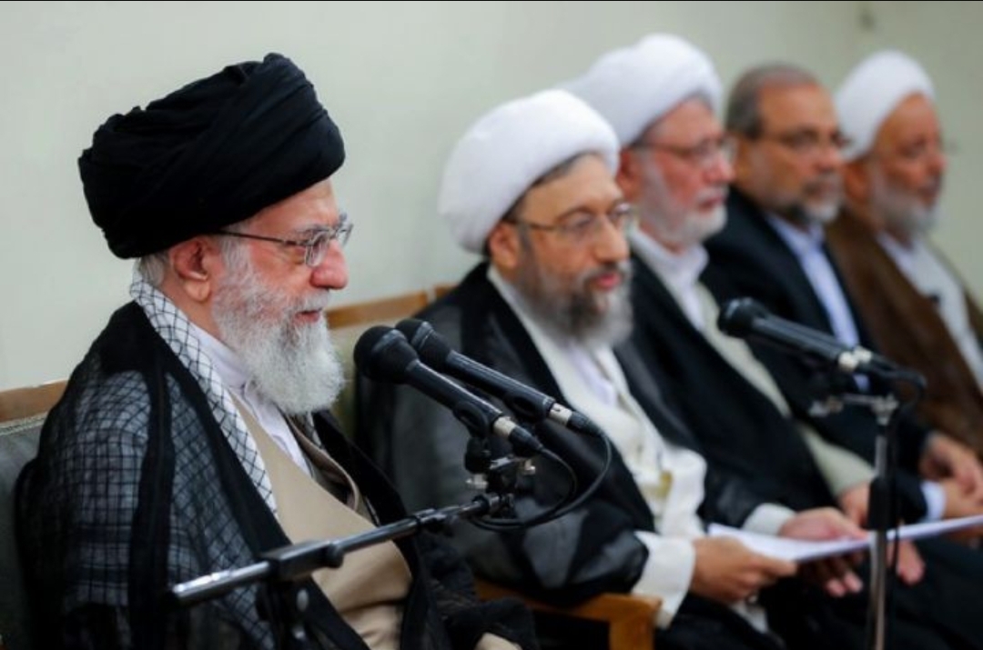 رهبر انقلاب اسلامی: مجازات مفسدان اقتصادی سریع وعادلانه انجام شود