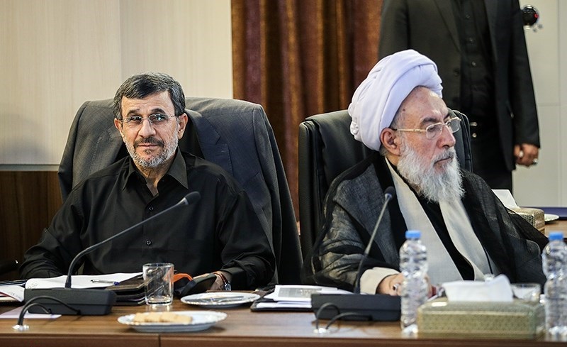 واکنش آیت‌الله مجتهد شبستری ‌به حاشیه‌ نشستن کنار احمدی‌نژاد: از توضیح این موضوع عذرخواهم