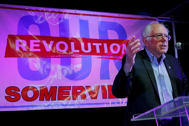 نتایج اولیه انتخابات میان دوره ای آمریکا: پیروزی دموکرات‌ها در مجلس نمایندگان؛ جمهوریخواهان کنترل سنا را حفظ کردند‎ / احتمال ریاست نانسی پلوسی در مجلس نمایندگان / واکنش متفاوت ترامپ بر خلاف نتایج انتخابات: یک «پیروزی بزرگ» بود / تد کروز و برنی سندرز صندلی خود در سنا را حفظ کردند / ورود دو زن مسلمان به کنگره برای اولین بار / یک ایرانی به مجلس نمایندگان راه یافت