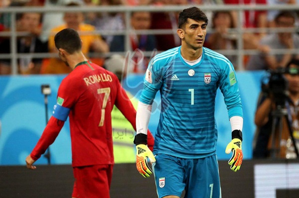 بیرانوند: پیشنهاد خیلی خوبی دارم اما عجلهای برای رفتن از پرسپولیس ندارم / بعد از پنالتی رونالدو، زیر لب میگفتم خدایا لطفا به فقرا کمک کن