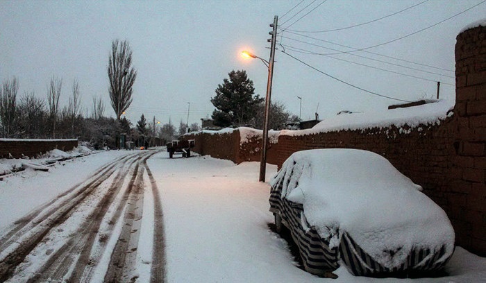 بارش برف در خوزستان/ مسیر چند روستا در دهدز مسدود شد
