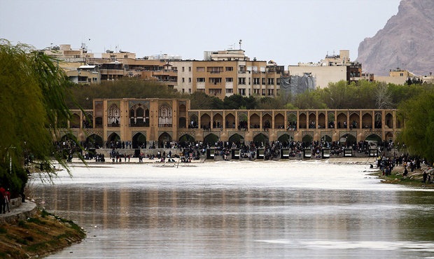 کاهش حجم آب زاینده‌رود درپی فروکش کردن سیلاب