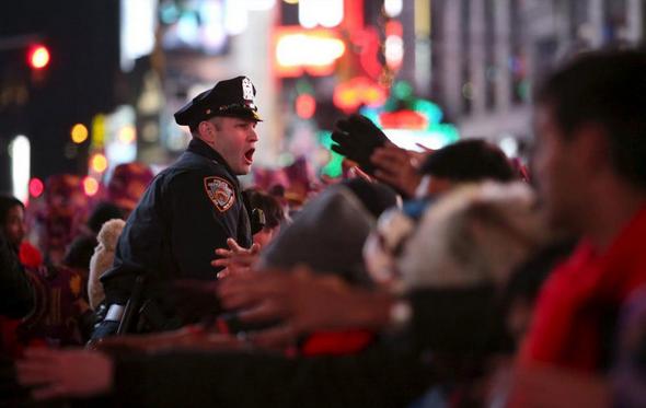 تصاویر : جشن های سال نو زیر سایه تهدیدات تروریستی‎