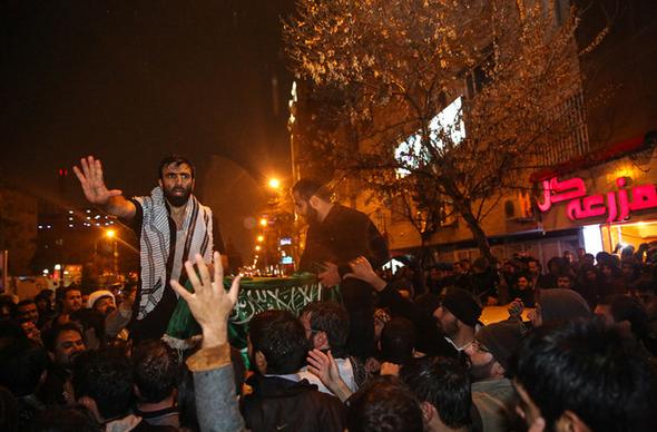 تصاویر : حمله به کنسولگری عربستان در مشهد