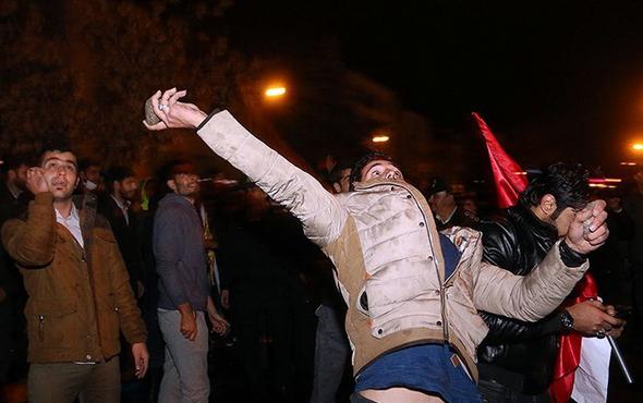 تصاویر : حمله به کنسولگری عربستان در مشهد