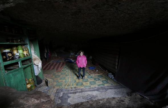 تصاویر : غارنشینی مردم جنگ‌زده در سوریه