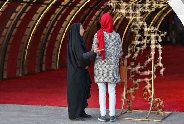 تصاویر : گشت‌ ارشاد در کاخ جشنواره