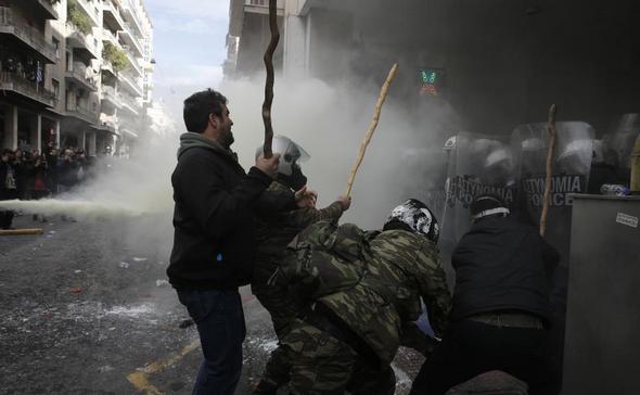 تصاویر : شورش کشاورزان در یونان