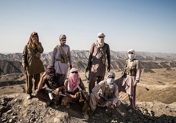 تصاویر : رنجرهای ناجا با لباس مبدل اشرار