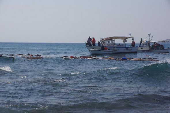 تصاویر : غرق شدن قایق مهاجران در یونان