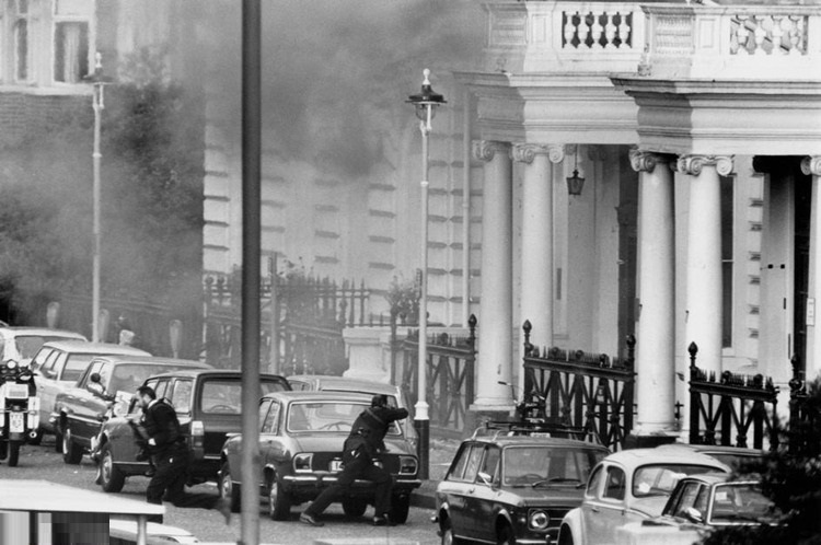 تصاویر : اشغال سفارت ایران در لندن