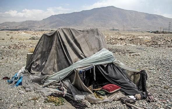 تصاویر : خانواده بی‌خانمان در حاشیه تهران
