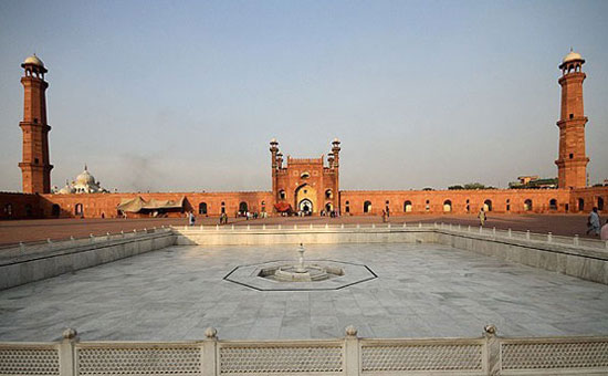مسجد پادشاهی لاهور، مسجدی به قدمت مغولی