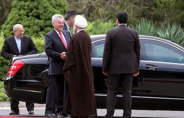 تصاویر : استقبال رسمی از رئیس‌جمهور اتریش درسعدآباد