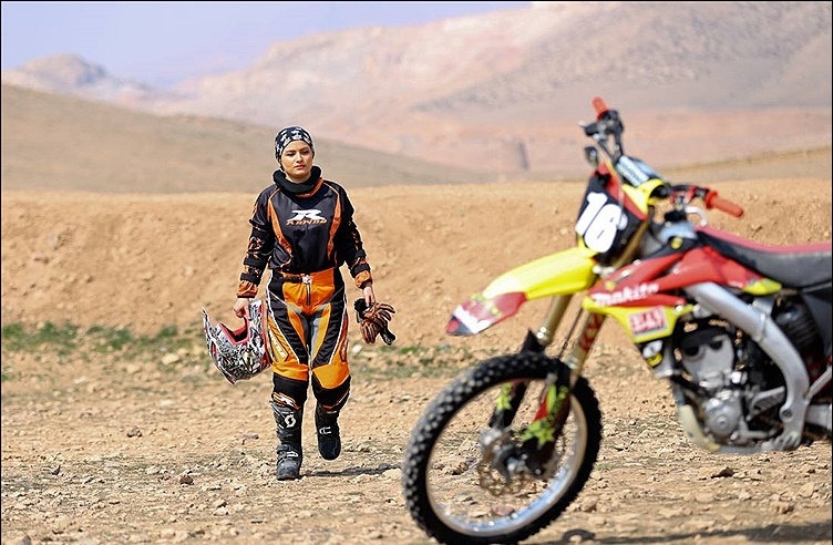 دختر موتورسوار ایرانی که در جهان مشهور شد/ عکس