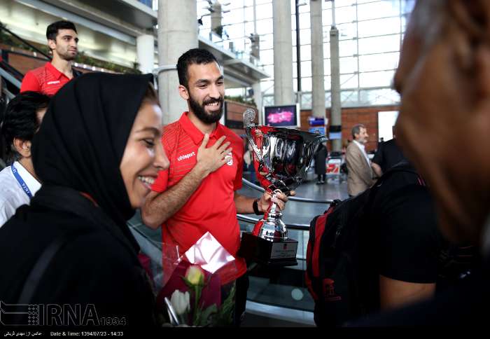 تصاویر: بازگشت تیم فوتبال المپیک به ایران