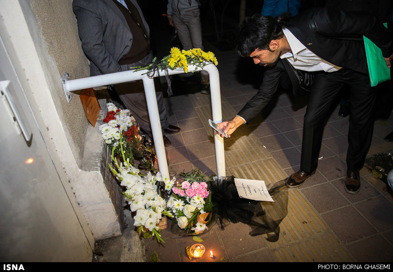 تصاویر: هم‌دردی جمعی از ایرانیان با قربانیان حملات تروریستی در فرانسه