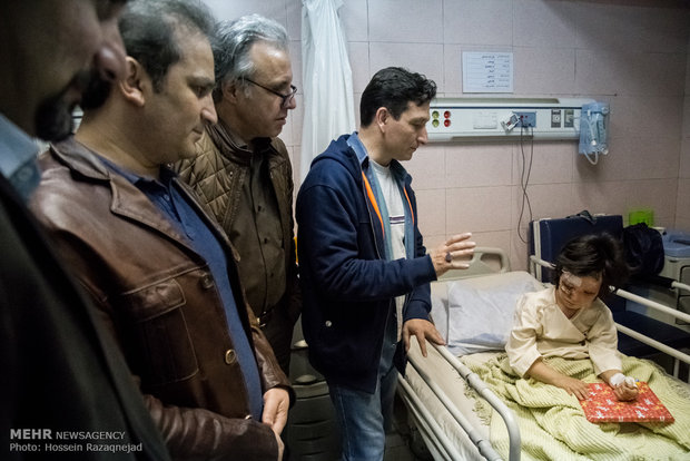تصاویر: عیادت عوامل برنامه فیتیله از کودکان بستری در بیمارستان مطهری