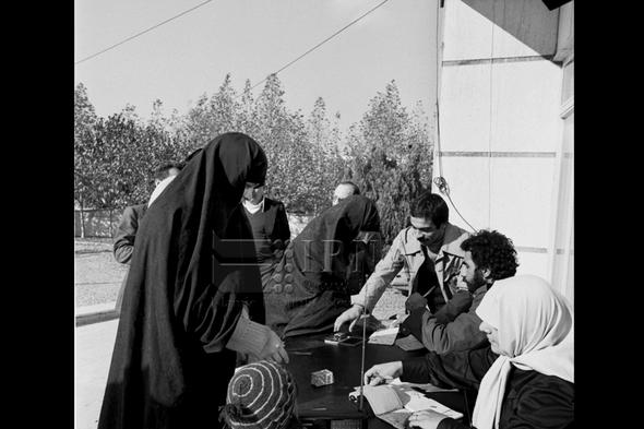 تصاویر : همه پرسی قانون اساسی ایران
