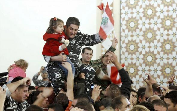 تصاویر : مبادله اعضای جبهه النصره با سربازان لبنانی