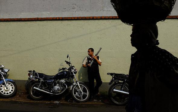 تصاویر : قتل های خیابانی در گواتمالا