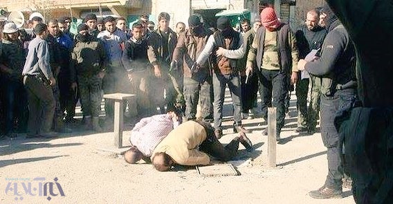 تصویر: اعدام در ملاءعام دو سوری به اتهام همکاری با دولت اسد