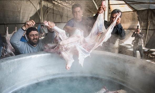 تصاویر : پخت آش 80 تنی بمناسبت ۲۸ صفر در  شیراز