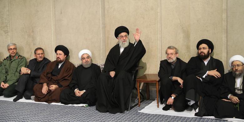 عکس/مراسم ترحیم هاشمی رفسنجانی در حسینیه امام خمینی(ره) با حضور رهبر انقلاب