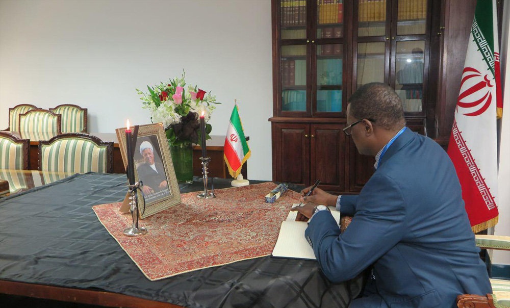 تصاویر :گرامی داشت مراسم یادبود آیت&zwnj;الله هاشمی رفسنجانی در نیویورک وانگلیس