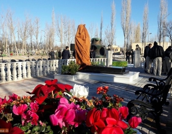 رونمایی از مقبره استاد مؤذن‌زاده اردبیلی