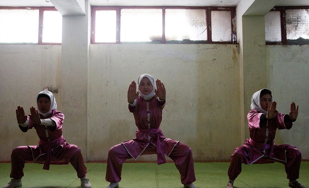 تصاویر : تمرین هنرهای رزمی توسط زنان افغان‎