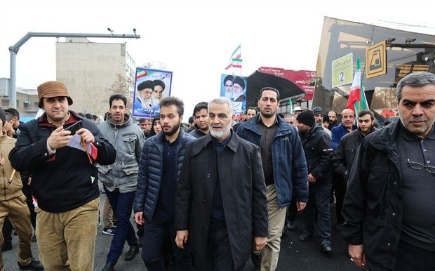 عکس/ حضور سردارسلیمانی در جمع راهپیمایان سالگرد پیروزی انقلاب