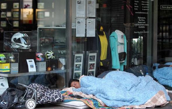 تصاویر : پناهجویان کارتن‌خواب در لندن