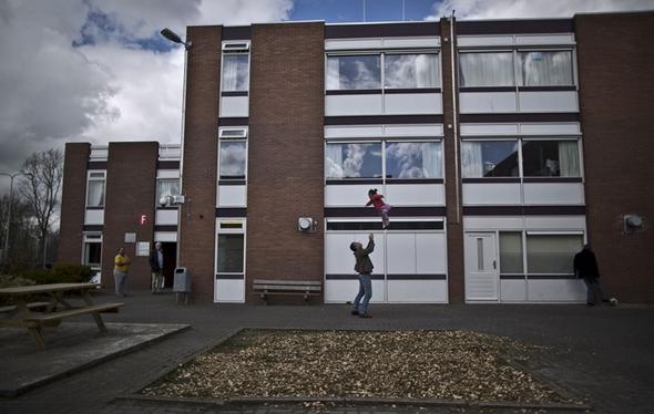 تصاویر : اسکان پناهجویان در زندان‌های هلند