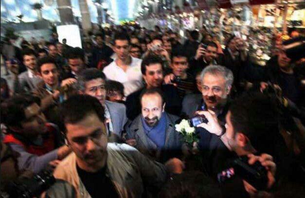استقبال از اصغر فرهادی در فرودگاه امام/ عکس